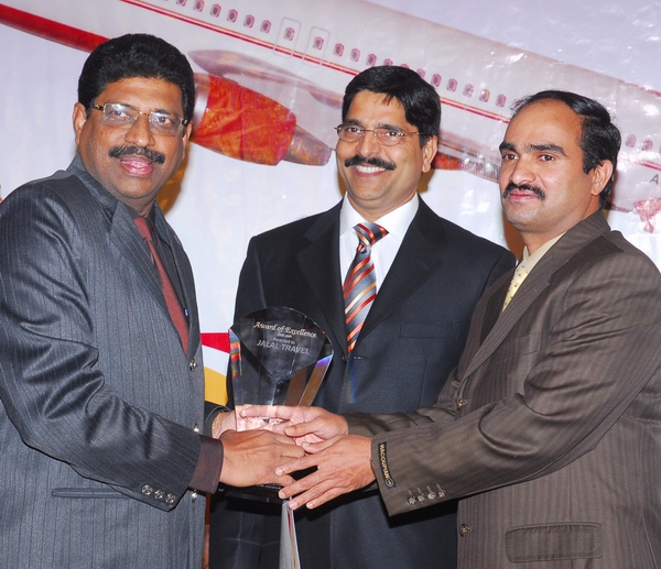 Crasto receiving Excellence Award